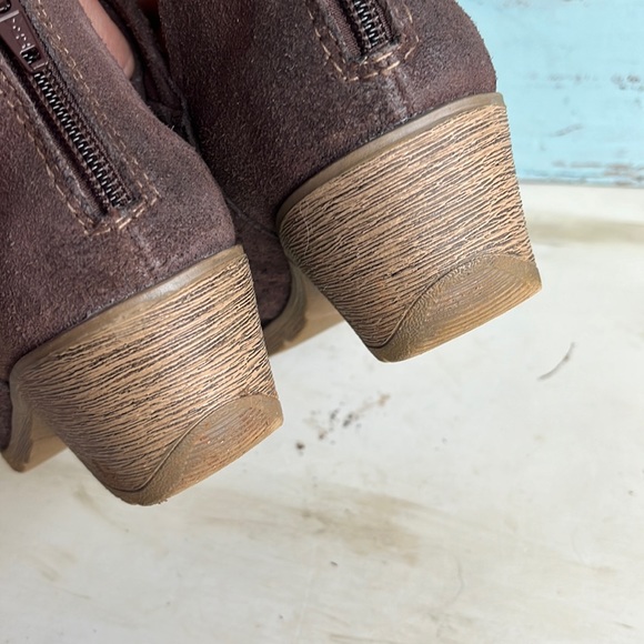 COPY - Earth Origins Brown Suede Leather Boots- size 7.5M - Picture 5 of 10